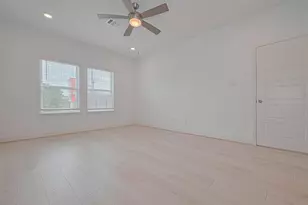 8927 Grovner Pl, Houston, TX 77055 - Photo 18