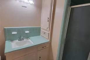 5718 Burlinghall Dr, Houston, TX 77035 - Photo 22