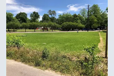 6660 Tuskegee Street, Houston, TX 77091 - Photo 1