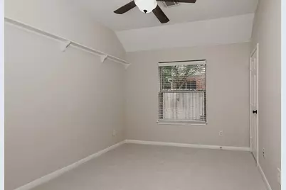 23 Lamps Glow Place, The Woodlands, TX 77382 - Photo 12