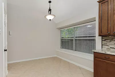 23 Lamps Glow Place, The Woodlands, TX 77382 - Photo 10