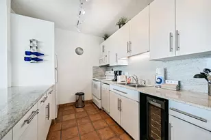 1401 E Beach Dr, Galveston, TX 77550 - Photo 20