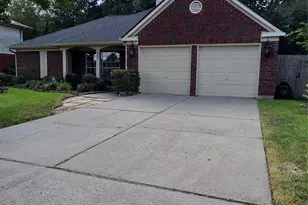 3909 Regency Dr, Deer Park, TX 77536 - Photo 2