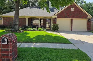 3909 Regency Dr, Deer Park, TX 77536 - Photo 1