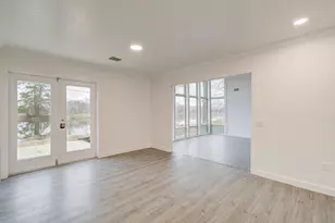 417 Brook Hollow Dr, Conroe, TX 77385 - Photo 8