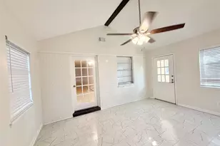 5470 Ariel St, Houston, TX 77096 - Photo 12