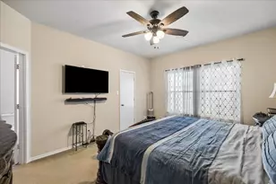 805 Indigo Springs Ln, La Marque, TX 77568 - Photo 4