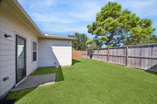 805 Indigo Springs Ln, La Marque, TX 77568 - Photo 28