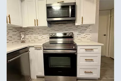 18515 Egret Bay Boulevard #901, Webster, TX 77058 - Photo 2