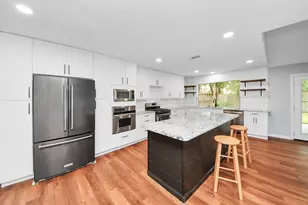 902 Rolling Mill Dr, Sugar Land, TX 77498 - Photo 16