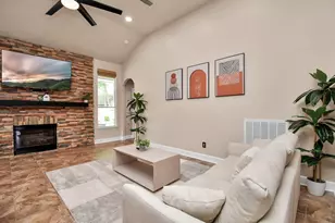 7 New Dawn Pl, Conroe, TX 77385 - Photo 10