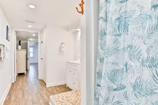 2424 38th St, Galveston, TX 77550 - Photo 20