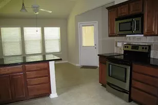 93 Paradise Valley, Conroe, TX 77304 - Photo 4
