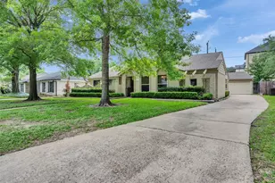 2811 Quincannon Ln, Houston, TX 77043 - Photo 2
