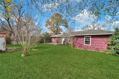 5774 Belarbor Street, Houston, TX 77033 - Photo 10