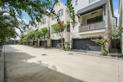 4010 University Grove Street, Houston, TX 77023 - Photo 1