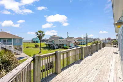 2011 Vista, Crystal Beach, TX 77650 - Photo 16