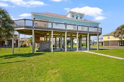 2011 Vista, Crystal Beach, TX 77650 - Photo 12