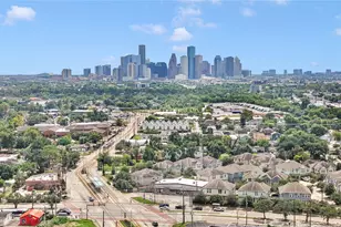 219 Club Crest Ln, Houston, TX 77009 - Photo 4
