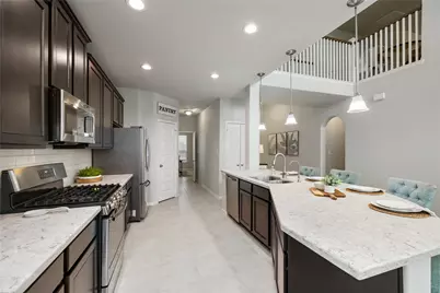 202 San Saba Dr, Mont Belvieu, TX 77523 - Photo 12