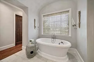 724 W Friar Tuck Ln, Houston, TX 77024 - Photo 24