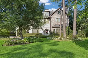 724 W Friar Tuck Ln, Houston, TX 77024 - Photo 1
