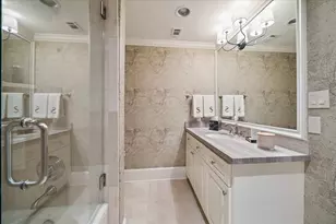 724 W Friar Tuck Ln, Houston, TX 77024 - Photo 38