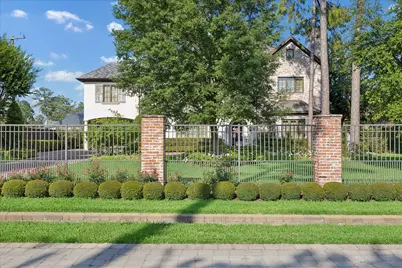 724 W Friar Tuck Lane, Houston, TX 77024 - Photo 2