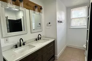 128 Harris St, Bellville, TX 77418 - Photo 8