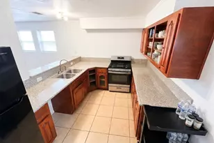 17010 Woodburn Dr, Houston, TX 77049 - Photo 4