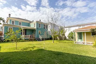 1116 Winnie St, Galveston, TX 77550 - Photo 32