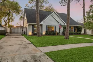 1906 Ashford Hollow Ln, Houston, TX 77077 - Photo 2