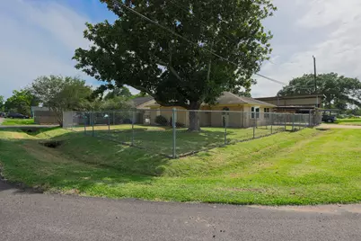4702 Geraldine Street, Seabrook, TX 77586 - Photo 2