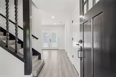 10406 Broadstairs Street, Houston, TX 77013 - Photo 4