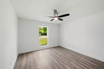 10406 Broadstairs Street, Houston, TX 77013 - Photo 8