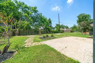 10406 Broadstairs St, Houston, TX 77013 - Photo 28
