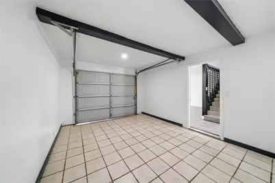 10406 Broadstairs Street, Houston, TX 77013 - Photo 12