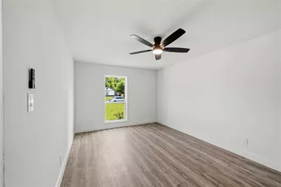10406 Broadstairs Street, Houston, TX 77013 - Photo 6
