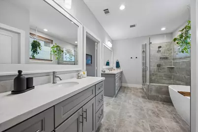 2704 Baldwin Street, Houston, TX 77006 - Photo 12