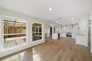 238 Point Clear Dr, Conroe, TX 77304 - Photo 6