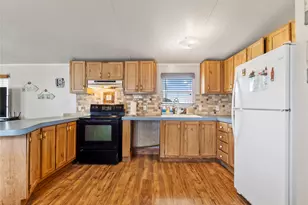 98 Catfish Dr, Palacios, TX 77465 - Photo 14