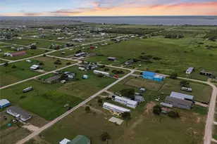 98 Catfish Dr, Palacios, TX 77465 - Photo 8