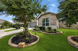 20111 Crystal Falls Ct, Montgomery, TX 77316 - Photo 2