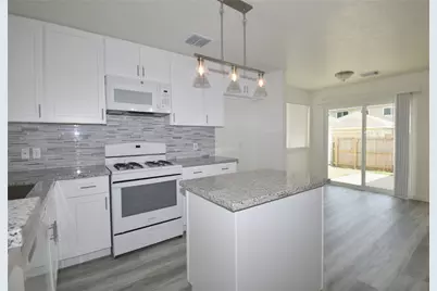 6145 Settlers Square Lane, Katy, TX 77449 - Photo 6