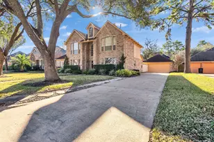 3411 Elmcrest Dr, Houston, TX 77088 - Photo 2