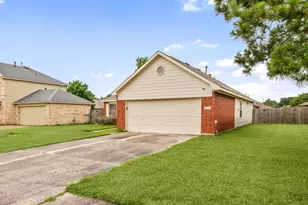 16602 Lazy Ridge Rd, Houston, TX 77053 - Photo 2