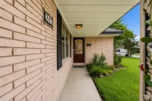 243 Empress Dr, Houston, TX 77034 - Photo 2