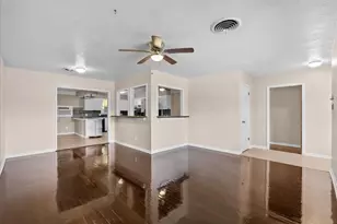 243 Empress Dr, Houston, TX 77034 - Photo 4