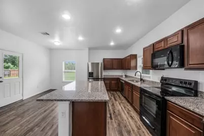 9850 Hunter Springs, Conroe, TX 77306 - Photo 10
