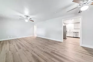 207 W Saunders St, League City, TX 77573 - Photo 4